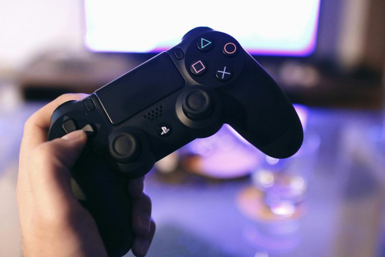 Top Gaming Controllers for Cross-Platform Play